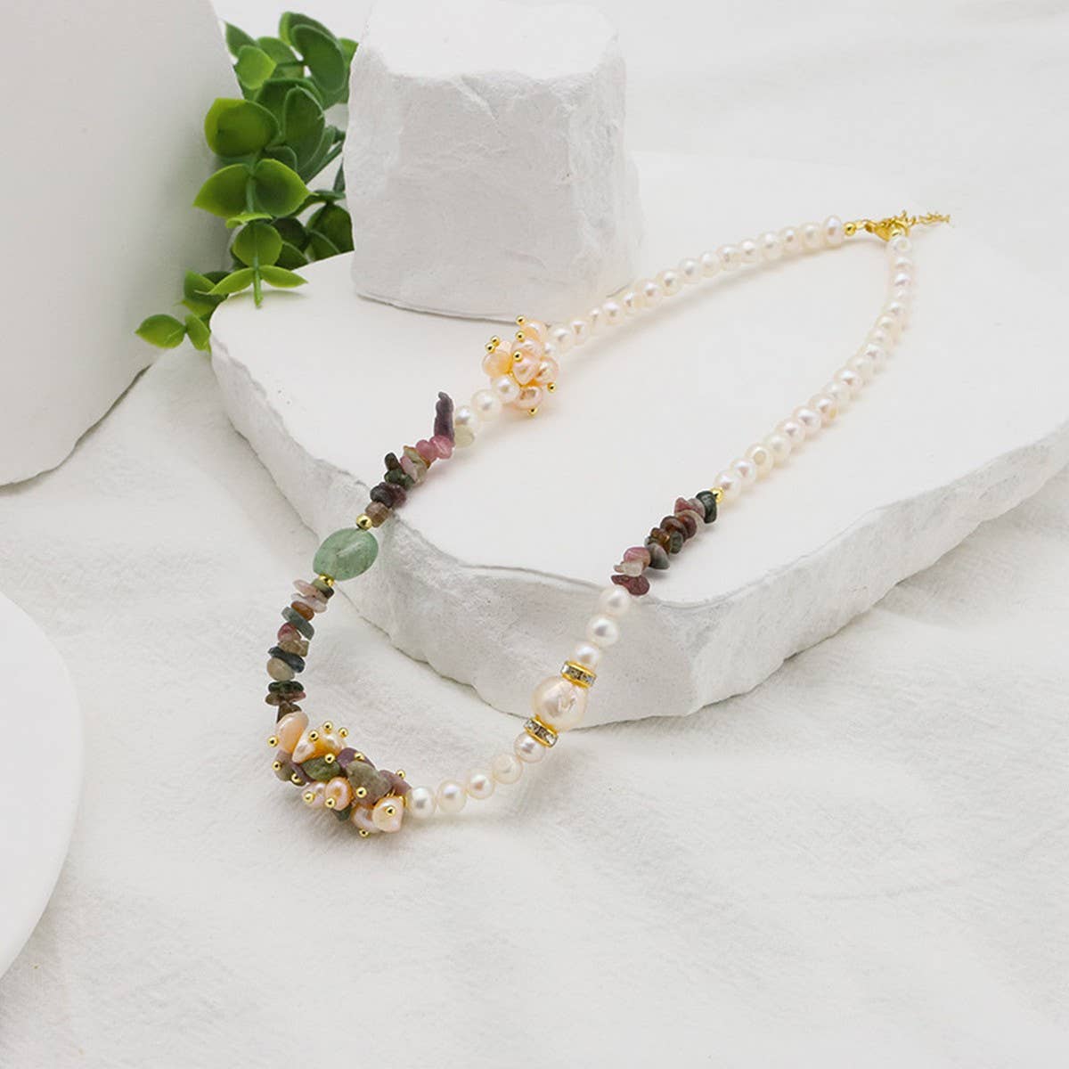 HIGH-END EXQUISITE FASHION PEARL NECKLACE