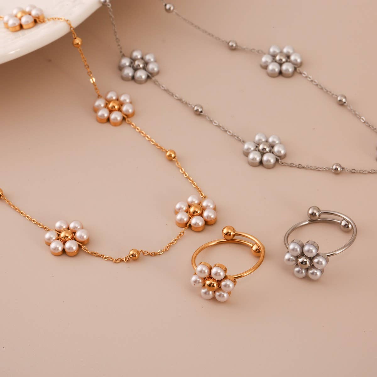 Fashion Steel Daisy Necklace with Pearl Set_CWMM8837