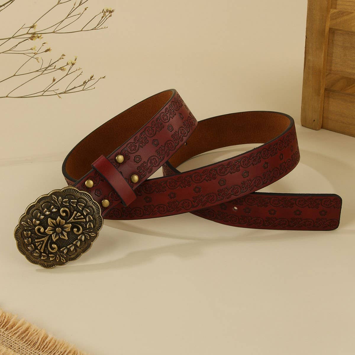 BUCKLE EMBOSSED PATTERN ENGRAVED BELT_CWMM3941