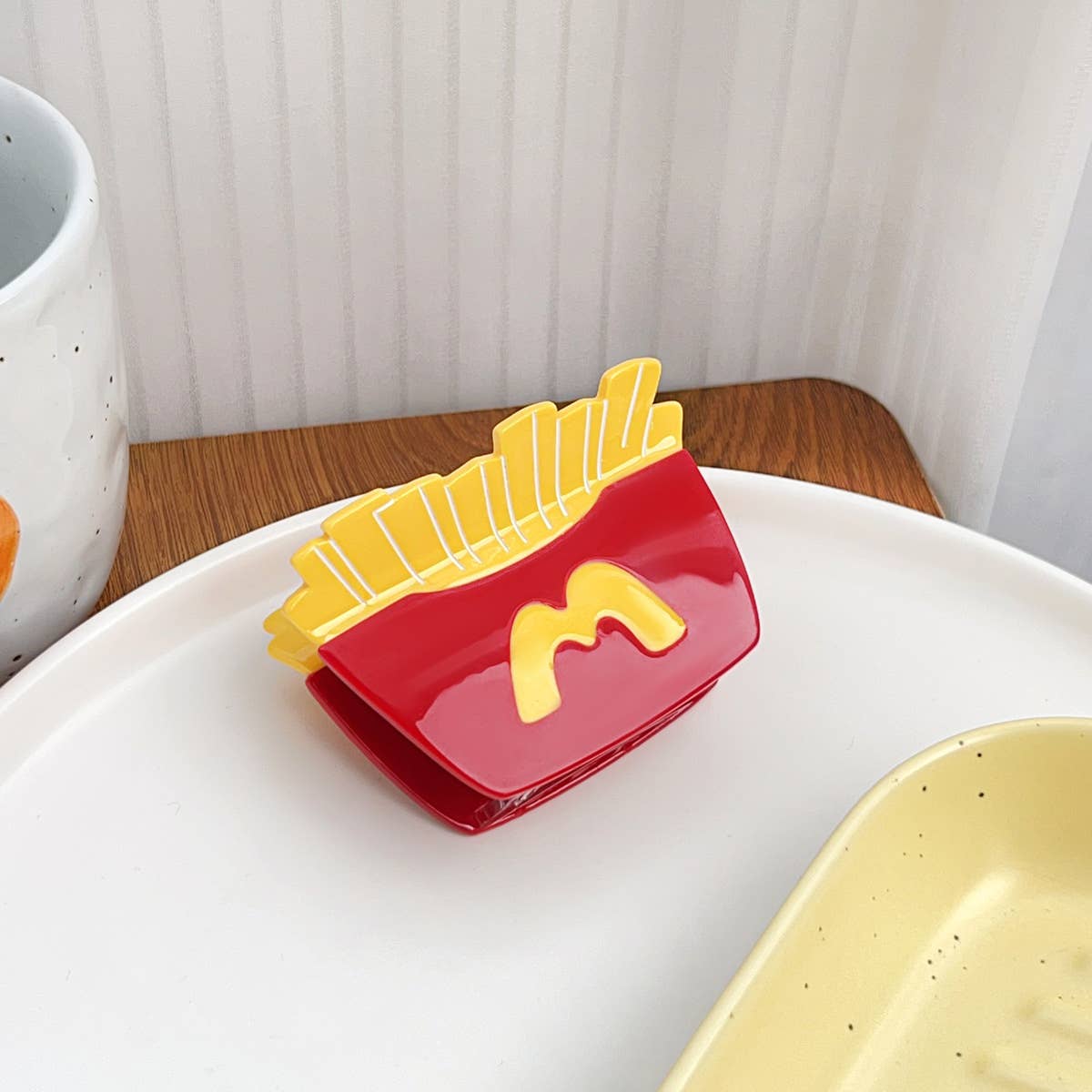 Summer fruit hamburger with acetic acid hair clip