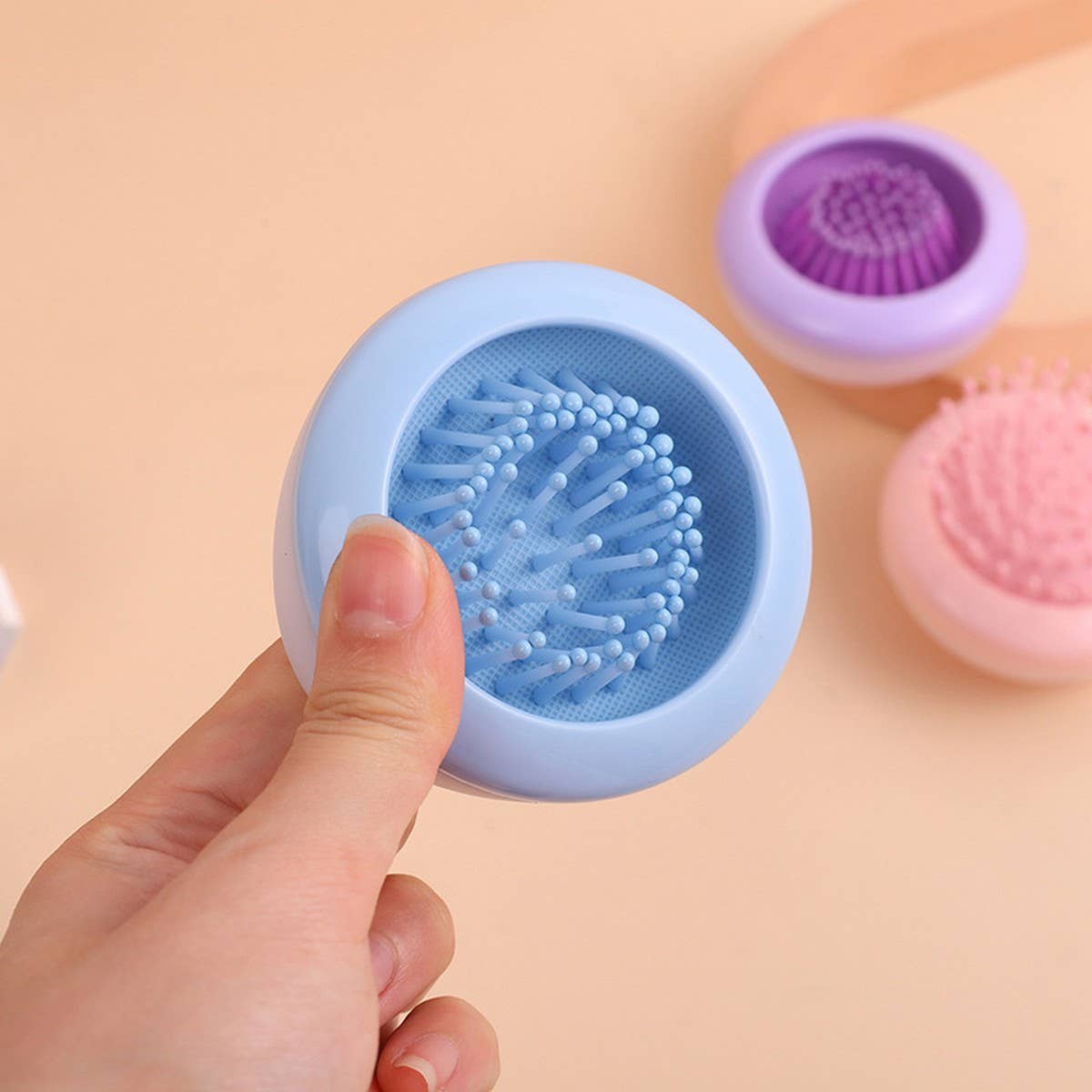 JELLYFISH SHAPED SCALP MASSAGE BRUSH