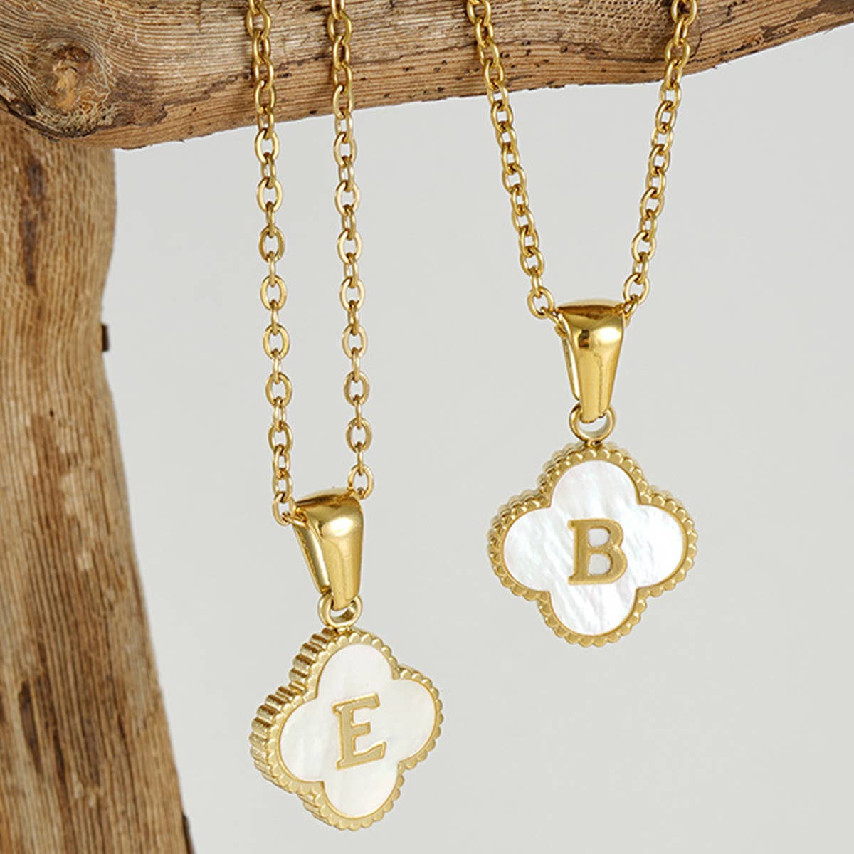 FOUR LEAF CLOVER 26 LETTER SHELL PENDANT NECKLACE