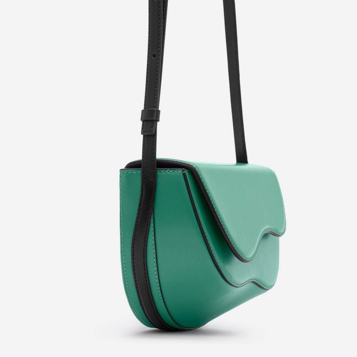 SEMI-CIRCULAR CONTRASTING SHOULDER CROSSBODY BAG_CWAB1931