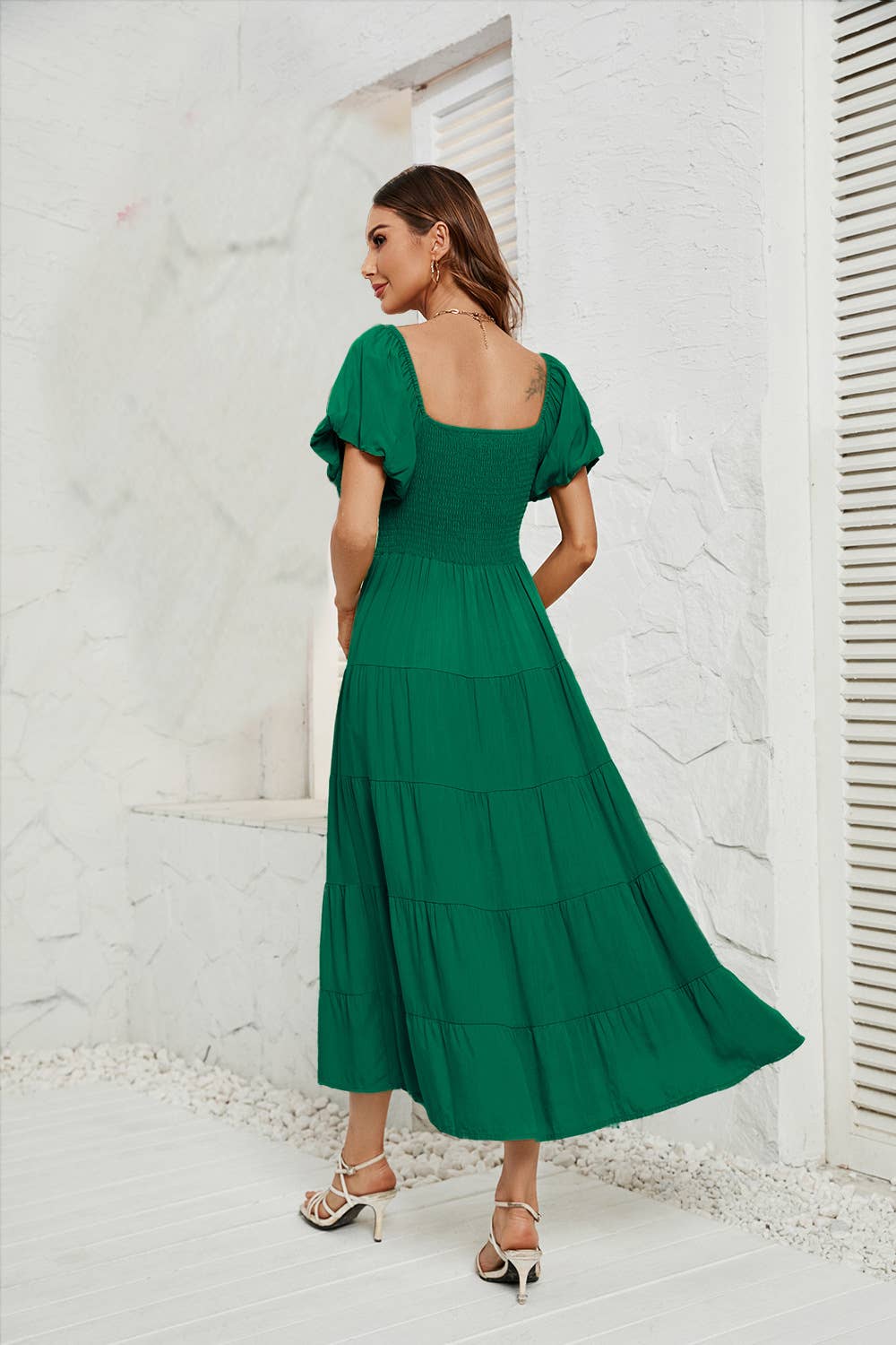 Solid-color high-waisted cinched waist dress