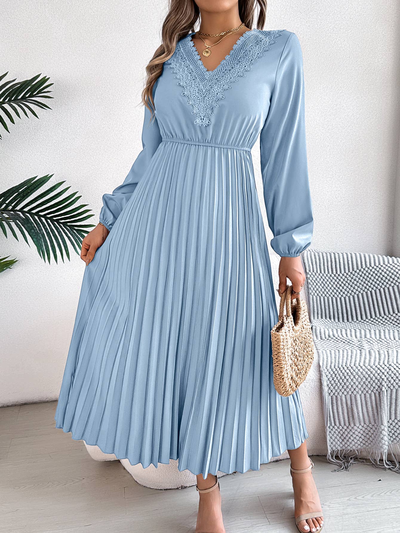 Elegant temperament V-neck waist pleated dress