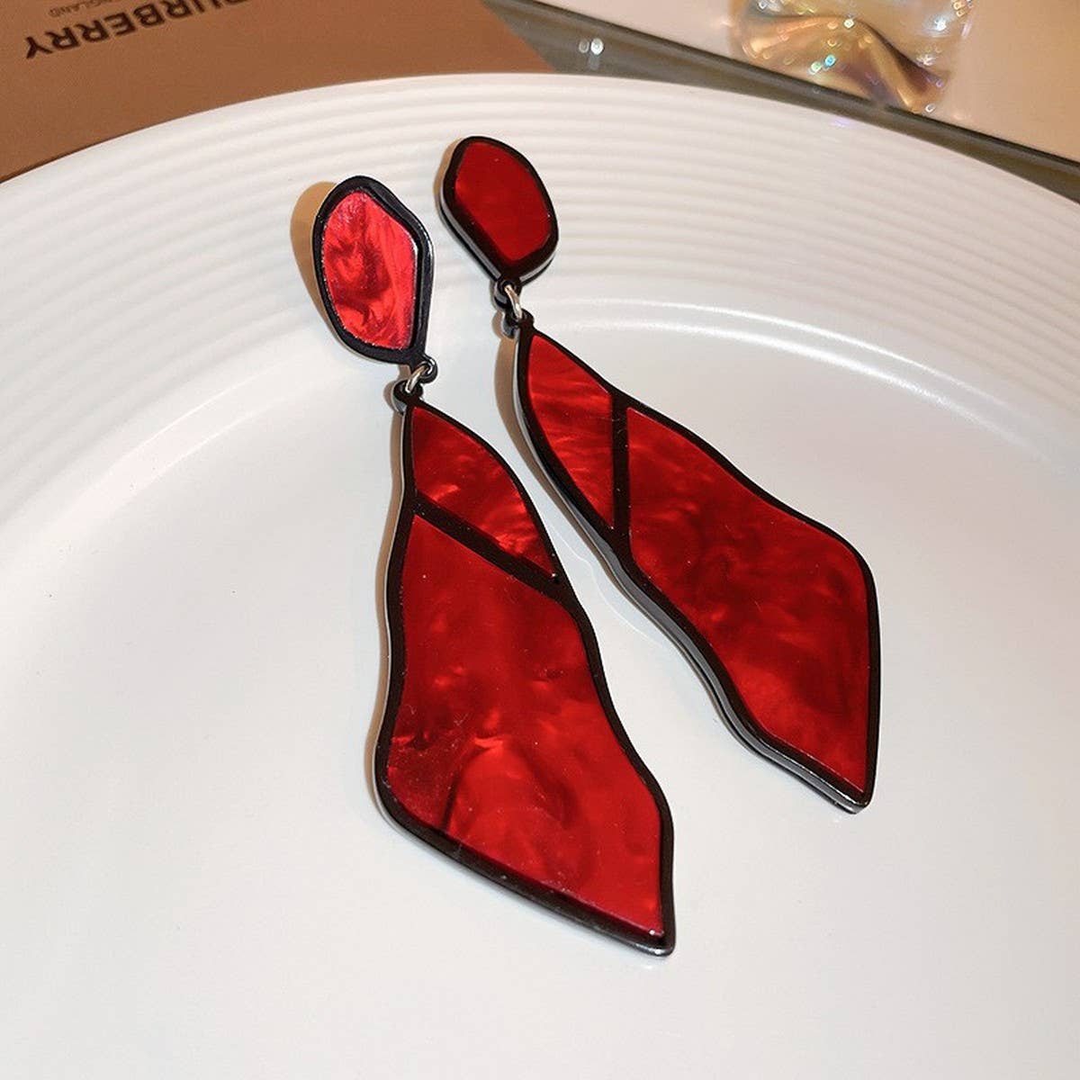 TEMPERAMENT GEOMETRIC TRAPEZOIDAL EARRINGS