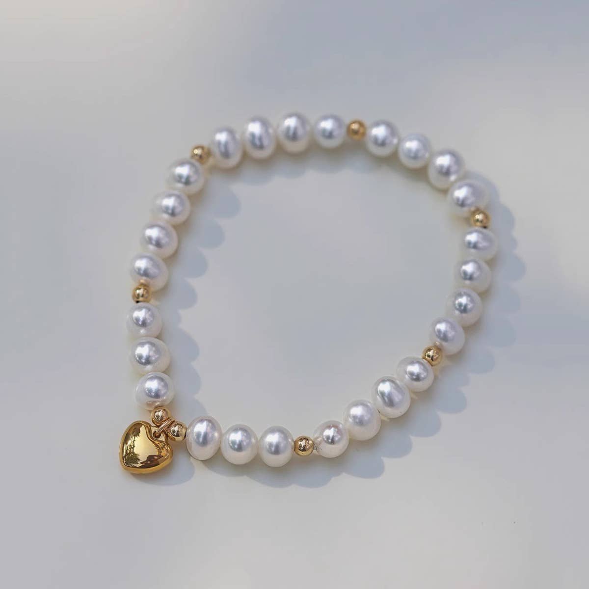 Small heart-shaped freshwater pearl bracelet