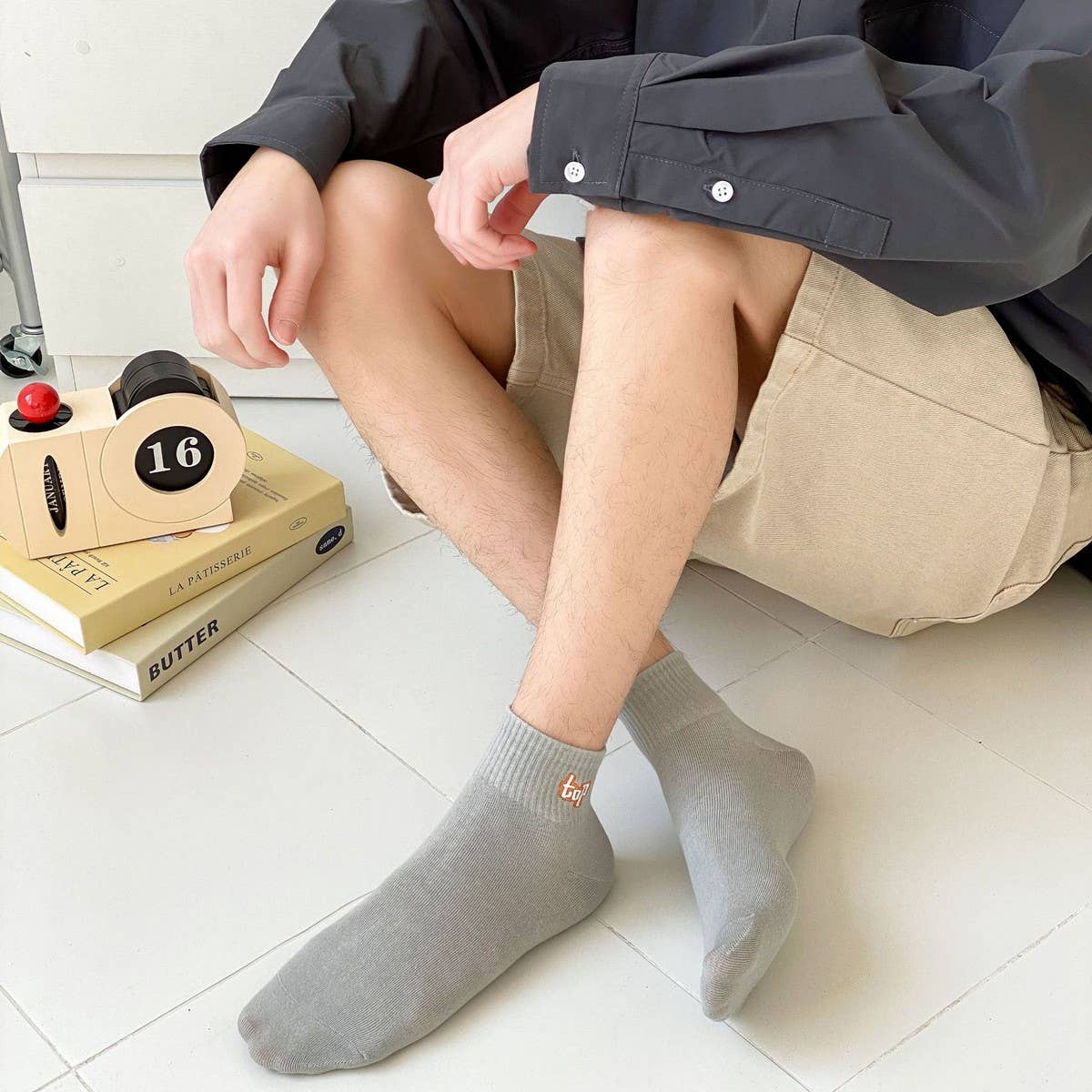 NEW EMBROIDERED SPORTS SOCKS FOR MEN