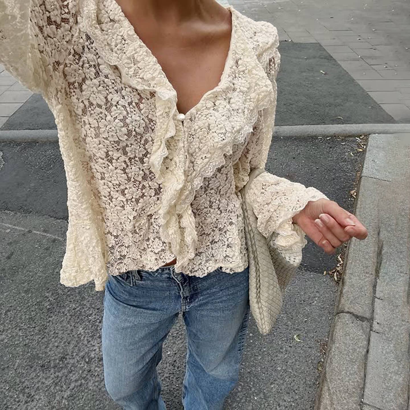 Translucent falbala hubble-bubble sleeve blouse