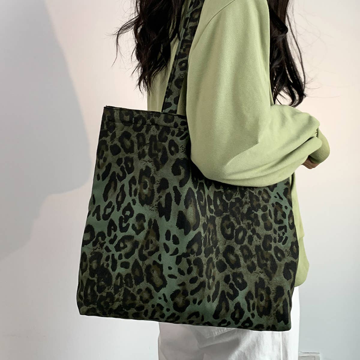 TOTE BAGS CANVAS WITH FASHIONABLE LEOPARD PRINT_CWAB2061