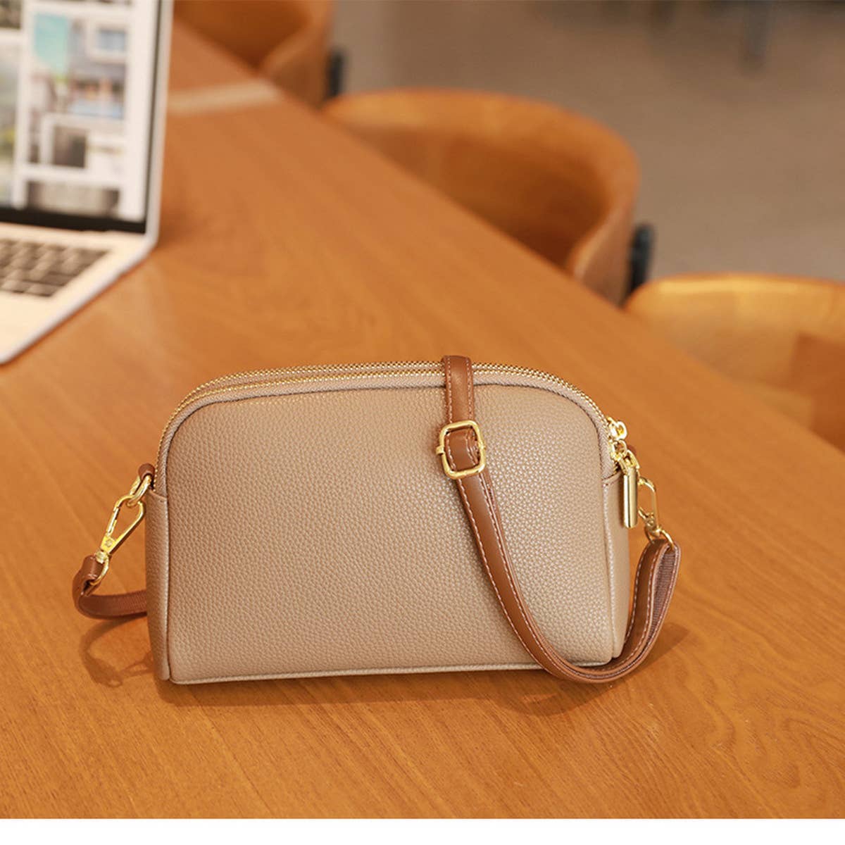 VERSATILE LYCHEE SHOULDER BAG_CWAB2948