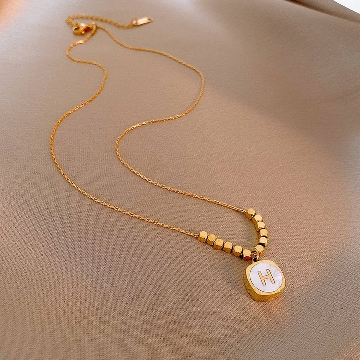 SIMPLE AND ELEGANT SQUARE LETTER NECKLACE