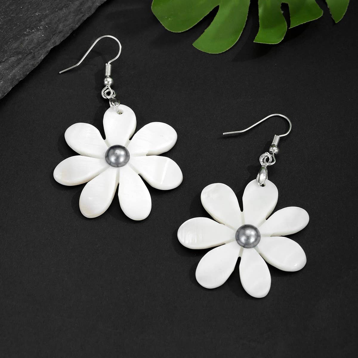 NEW FASHION ACRYLIC FLOWER WHITE SHELL EARRINGS