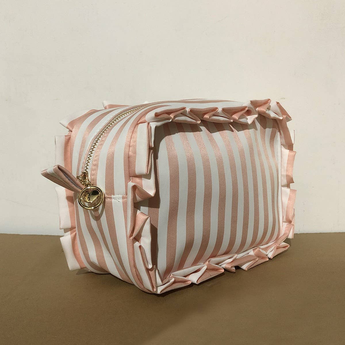 STRIPED LACE MAKEUP BAG WASH AND STORAGE BAG_CWAB1410