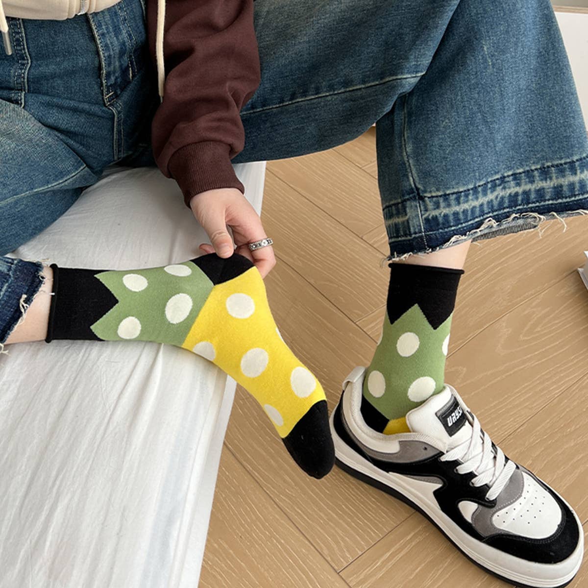 ALL-SEASON PURE COTTON MID-TUBE POLKA DOT SOCKS_CWMS0535