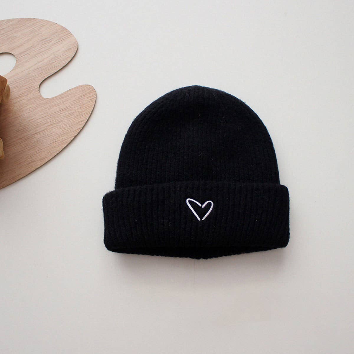 CHILDREN'S STYLISH EMBROIDERED HEART KNITTED HAT_CWAH2934