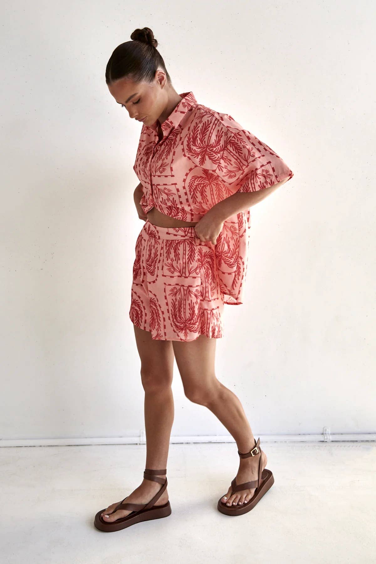 PRINTED SHORT SLEEVE CARDIGAN AND SHORTS SUIT