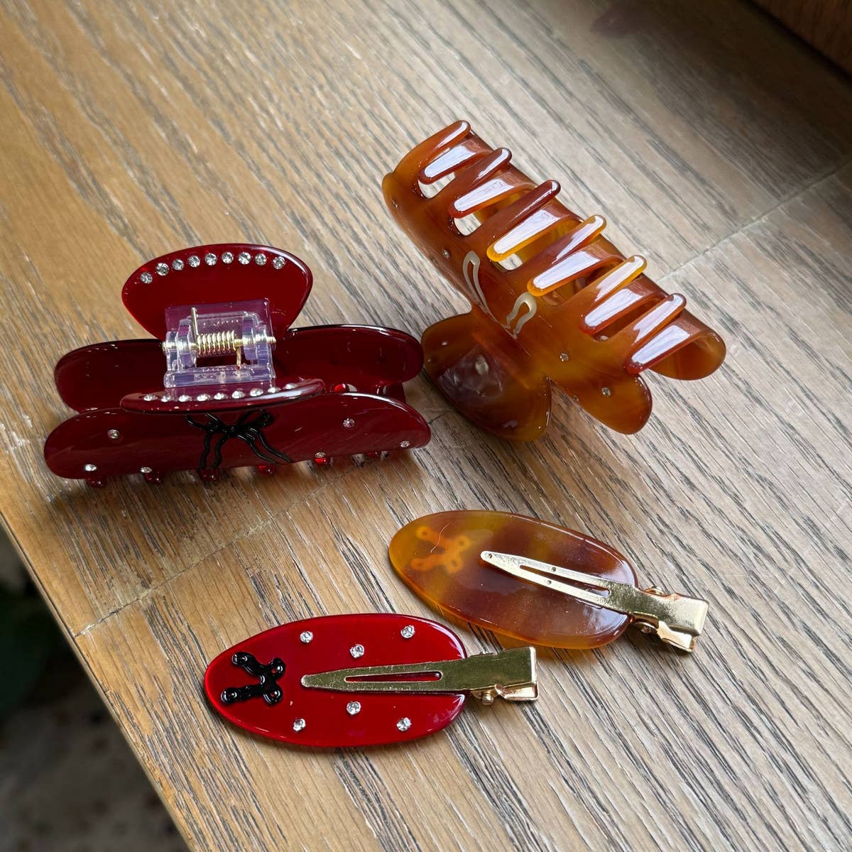 CWAHA4517_SEAMLESS DIAMOND DROP OIL BOW HAIR CLIP