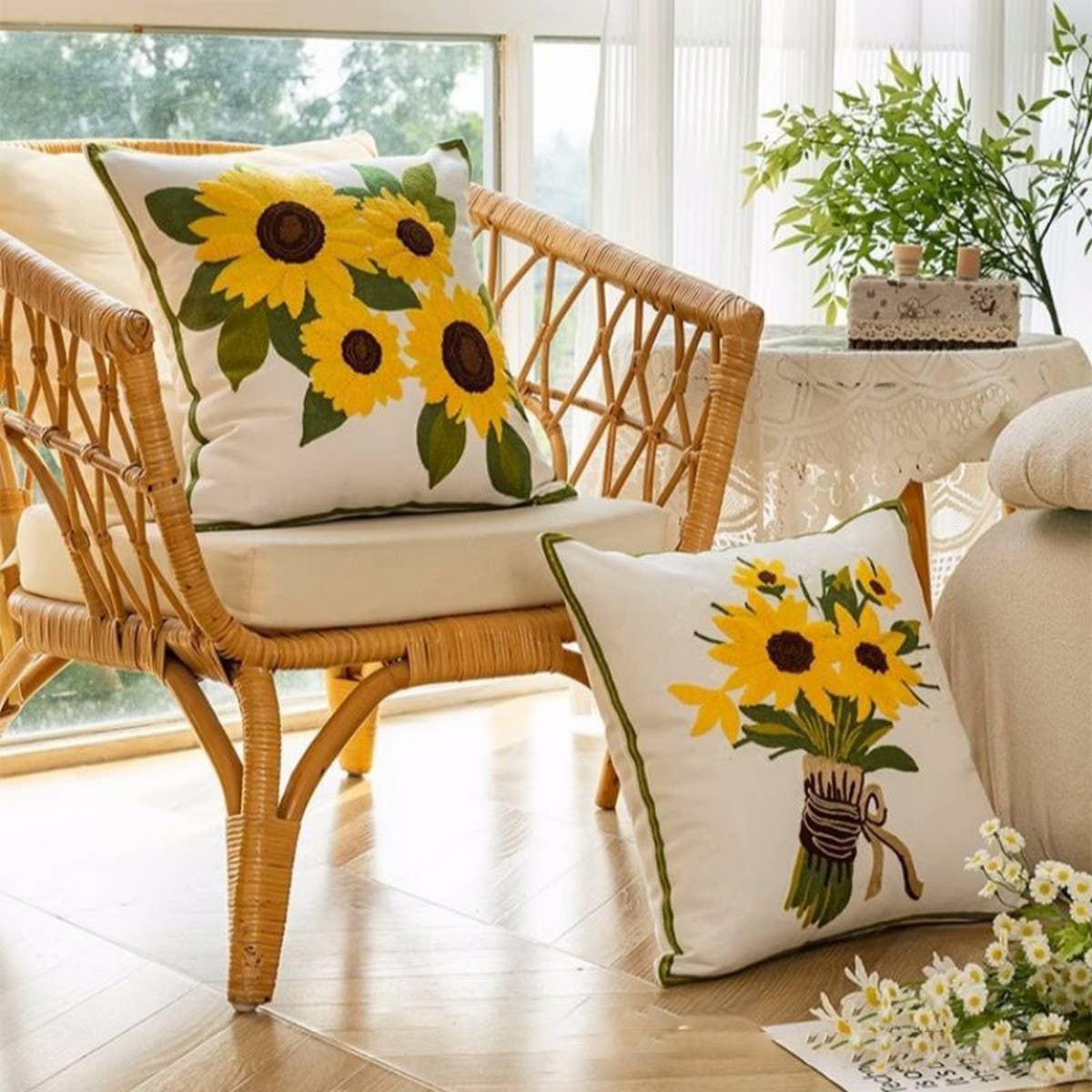 Luxury Embroidered Throw Pillow Cover for Sofa/Bed