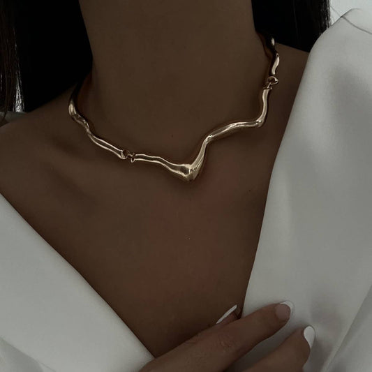 NEW COLD STYLE GEOMETRIC TWISTED DESIGN NECKLACE