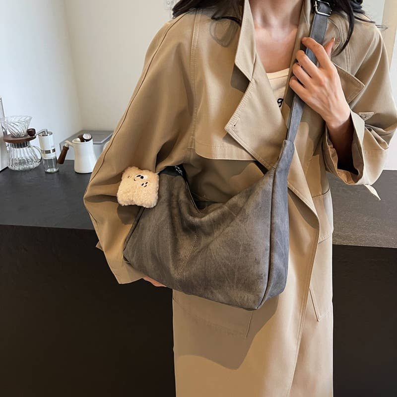 Fashionable large-capacity retro tote bag