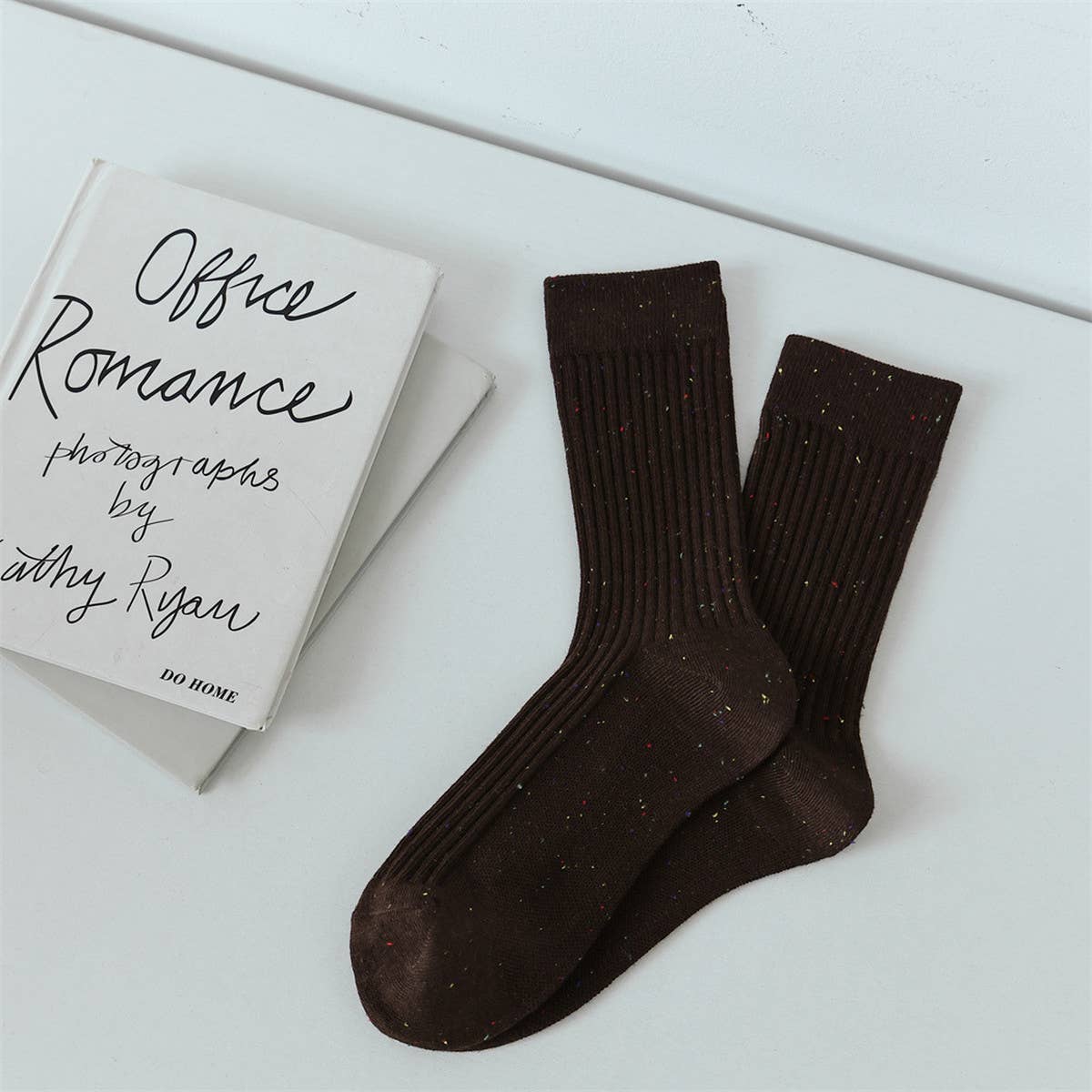 WOMEN AUTUMN AND WINTER MID-LENGTH SOCKS