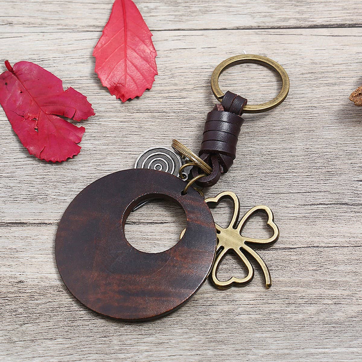 CREATIVE LOVE GRASS WOVEN LEATHER KEYCHAIN