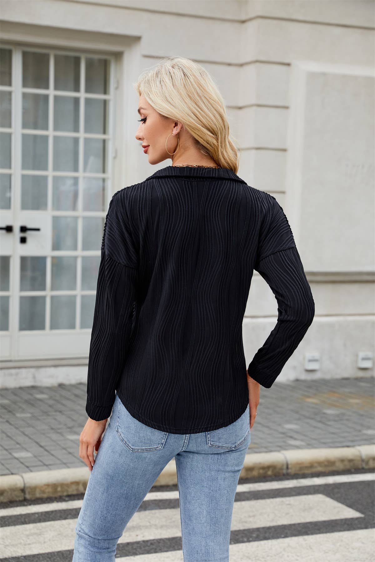 Fashionable lapel fitted long-sleeved top