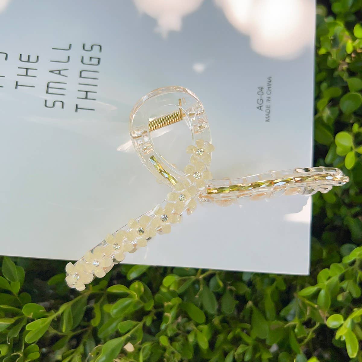 Elegant Glass Flower Hair Claw Simple Shark Clip_CWAHA1579