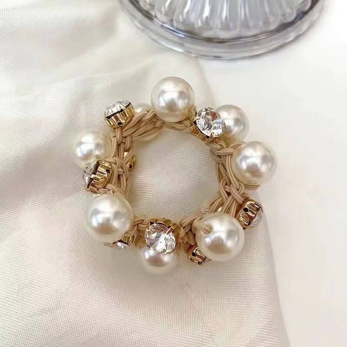 WOMEN SIMPLE PEARL RUBBER BAND HAIR TIE_CWAHA0519