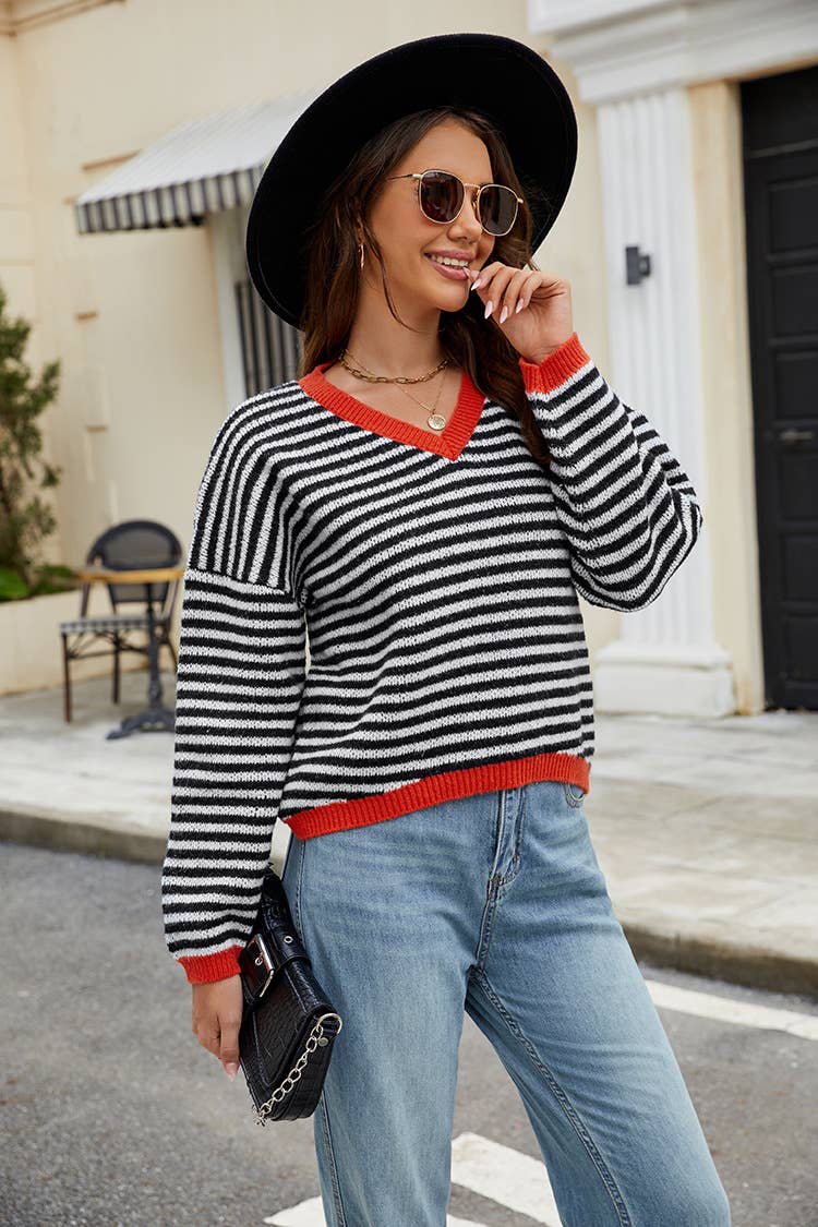 STYLISH CONTRASTING V-NECK KNITWEAR