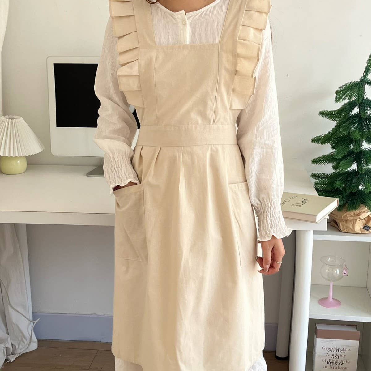 WATERPROOF AND FRESH RUFFLED STRAP CROSS APRON