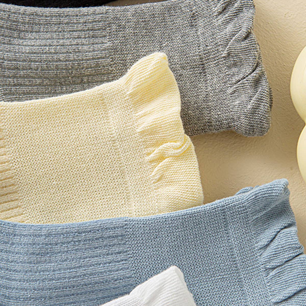 Thin Solid Ruffle Crew Socks For Summer