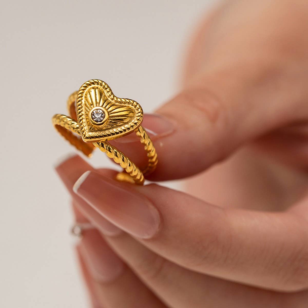 18K GOLD-PLATED ZIRCON INLAID HEART RING_CWAJE1247