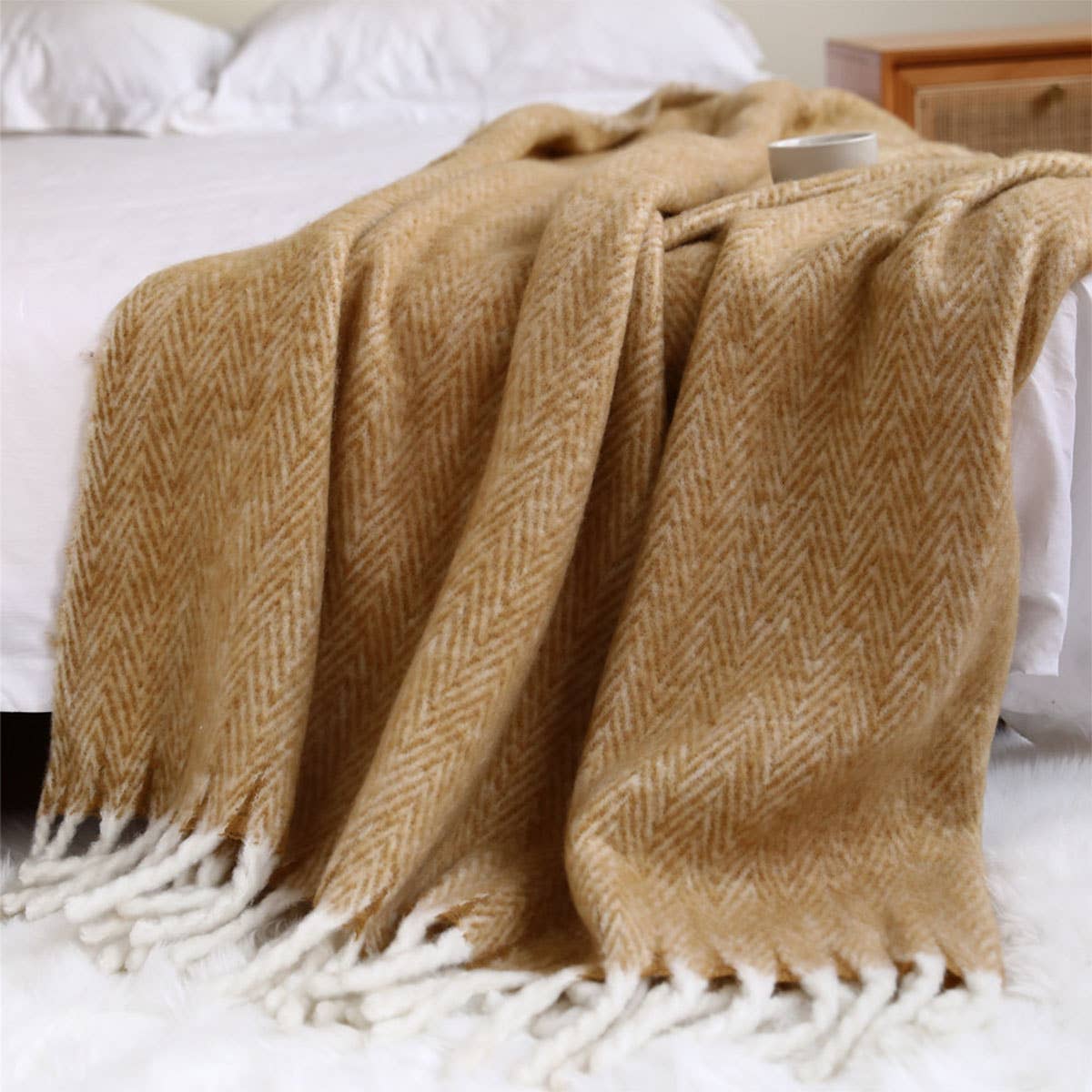 KNITTED SOLID COLOR LIGHTWEIGHT SOFA BLANKET
