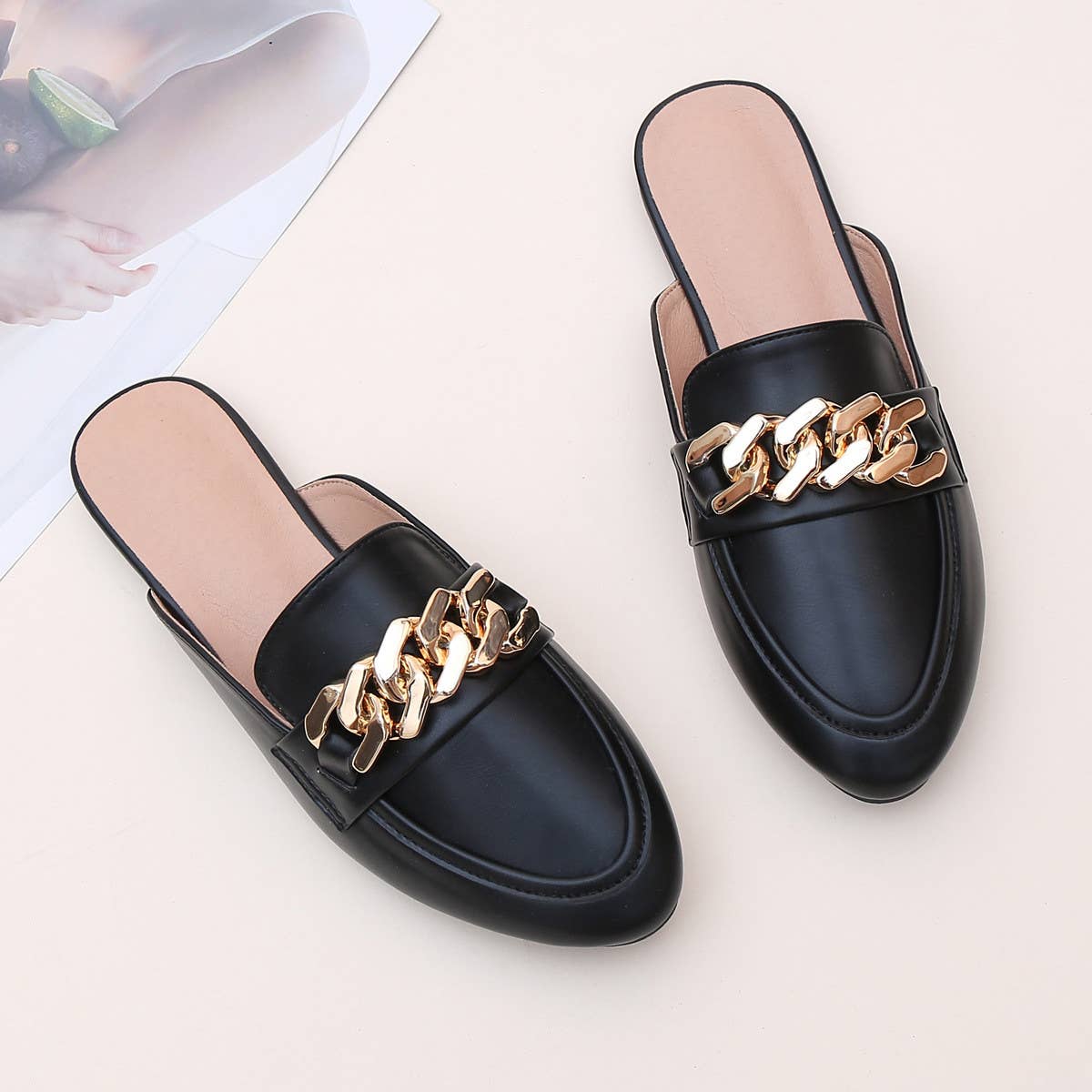 FLAT BOTTOM MULES WITHOUT HEEL