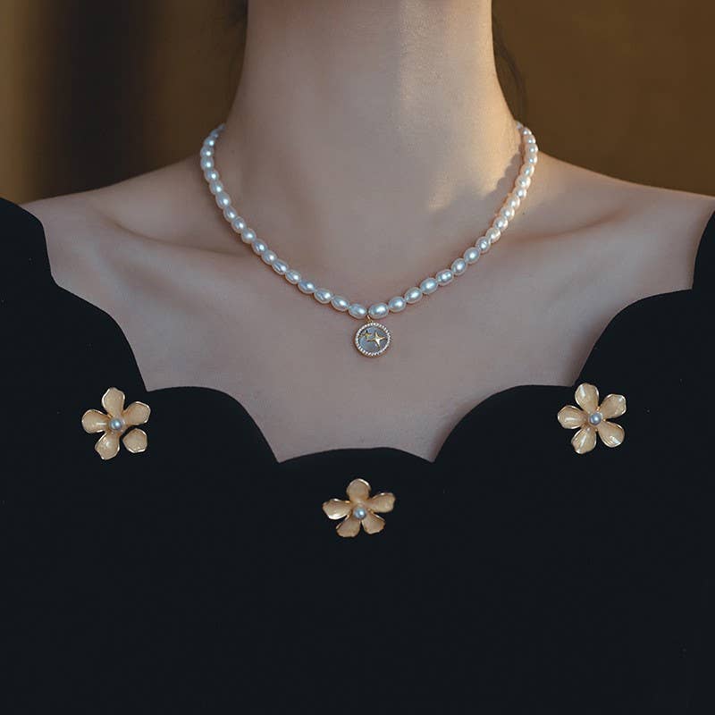 Fashionable Bahak freshwater pearl necklace