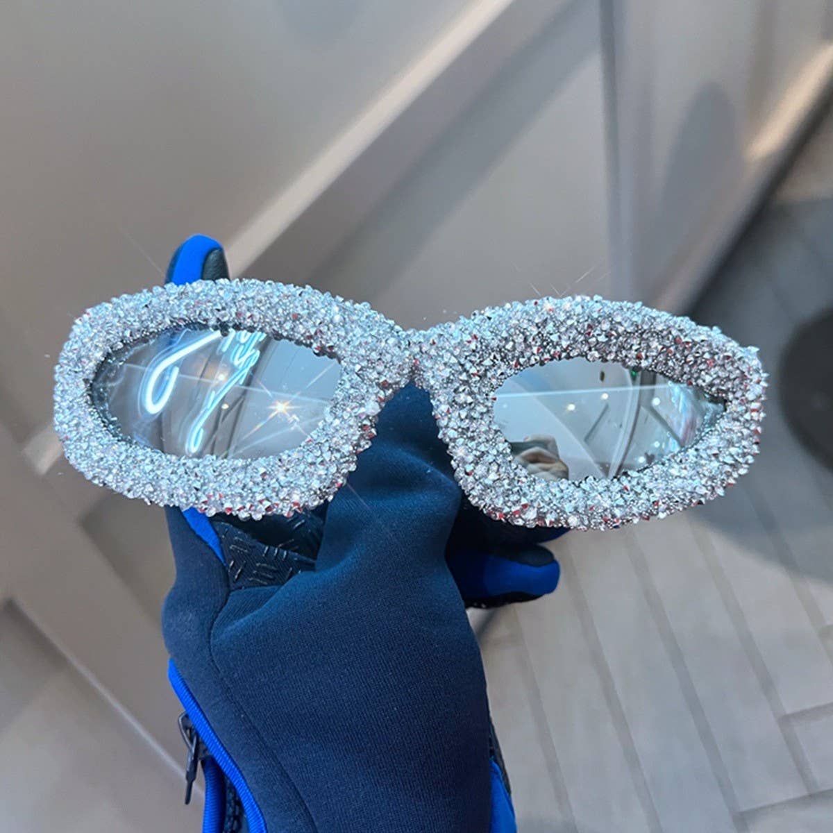 SPORTY CAT-EYE DIAMOND SUNGLASSES_CWASG0803