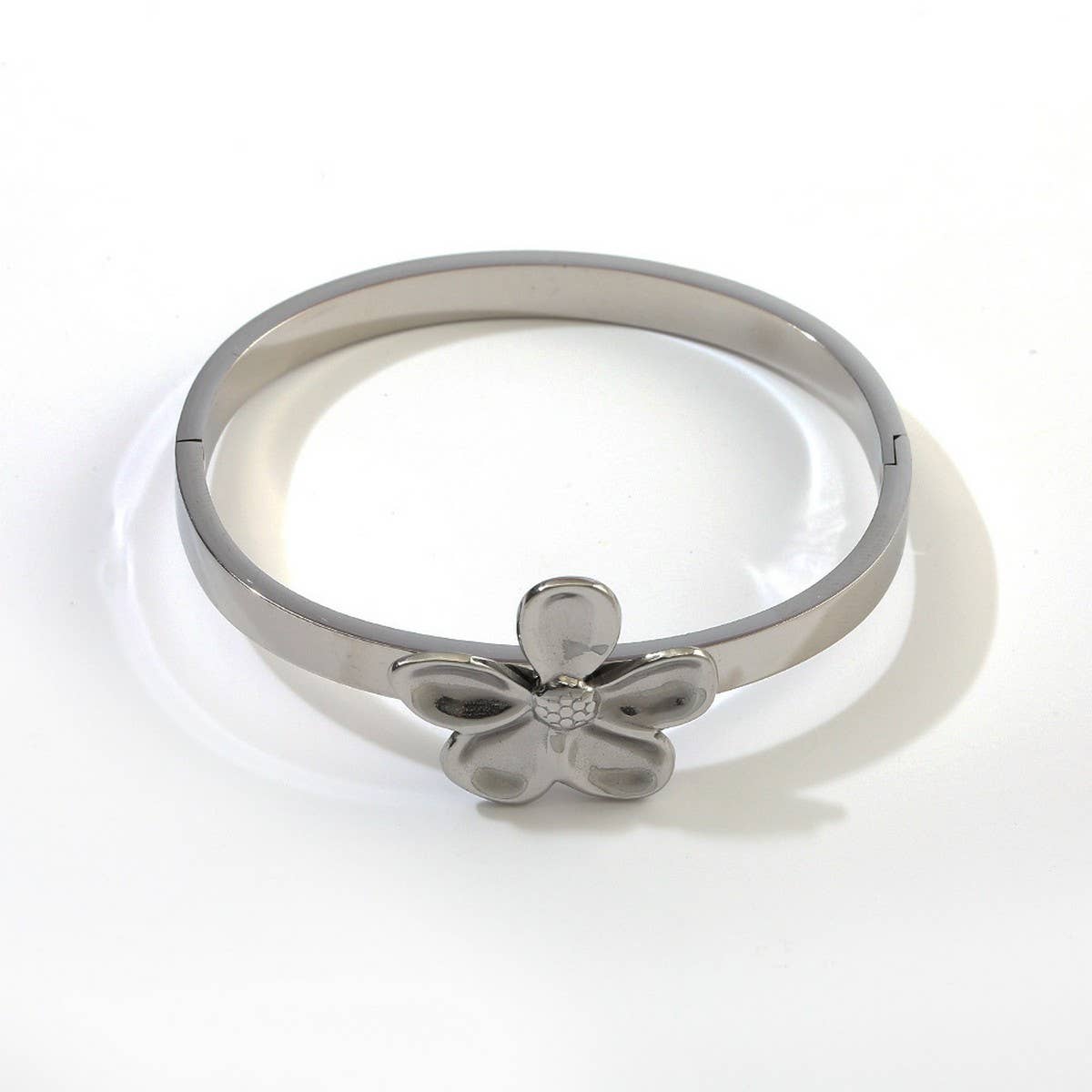 Creative Flower Bracelet in Stainless Titanium