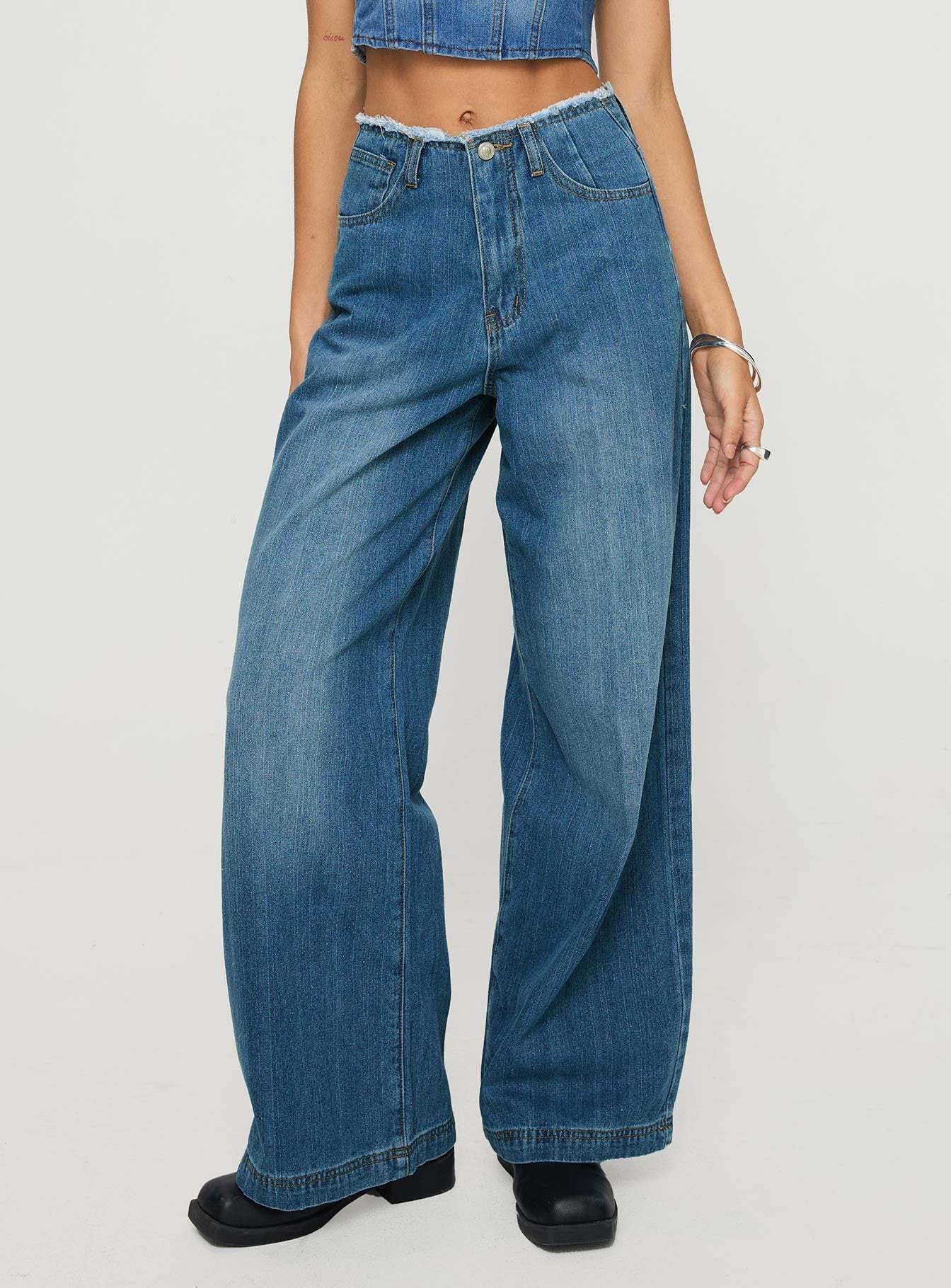 Wide-leg high-waisted loose straight-leg jeans