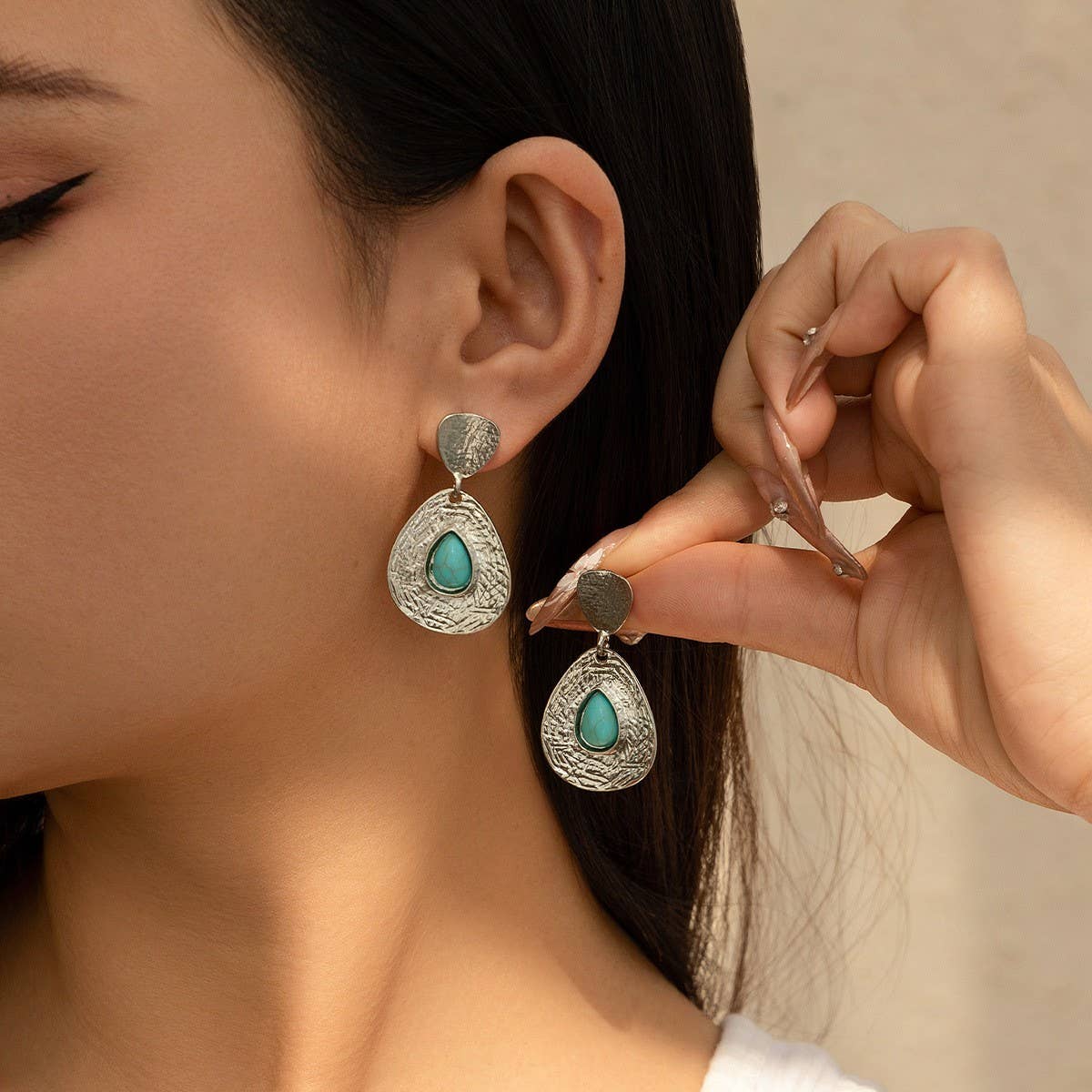 WATER DROP TEMPERAMENT PLEATED EARRINGS