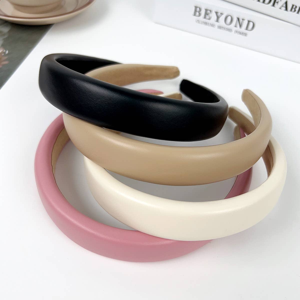 Solid wide-sided sponge high cranial top hairband