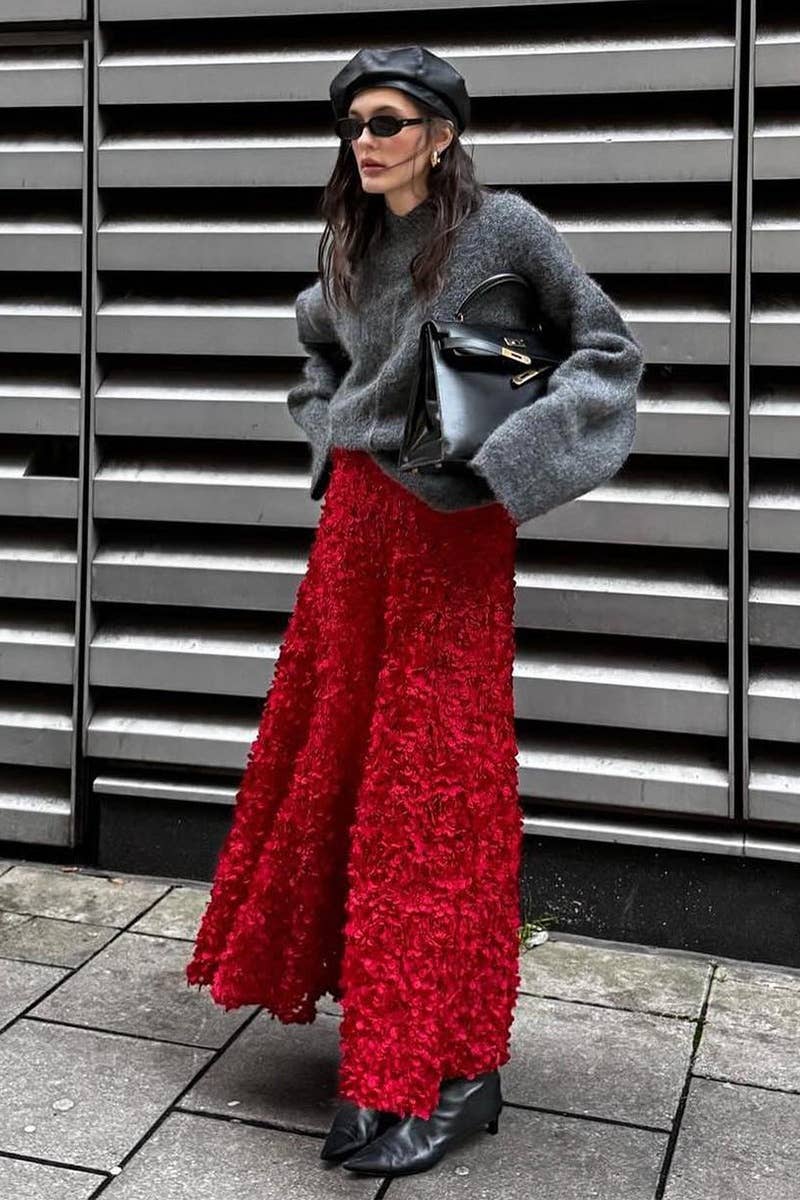 CWBMS0188_AUTUMN SMALL PETAL DESIGN PLASTER SLIT SKIRT