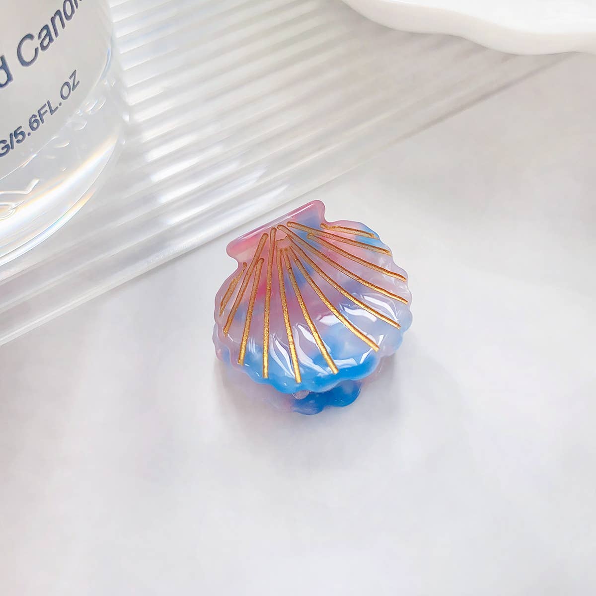 Cute mini gradient color shell acetic acid gripper