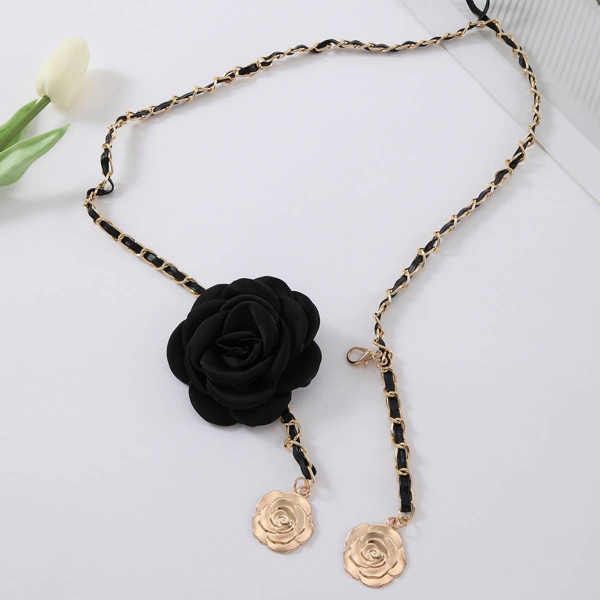 Versatile waist-cinching camellia metal chain