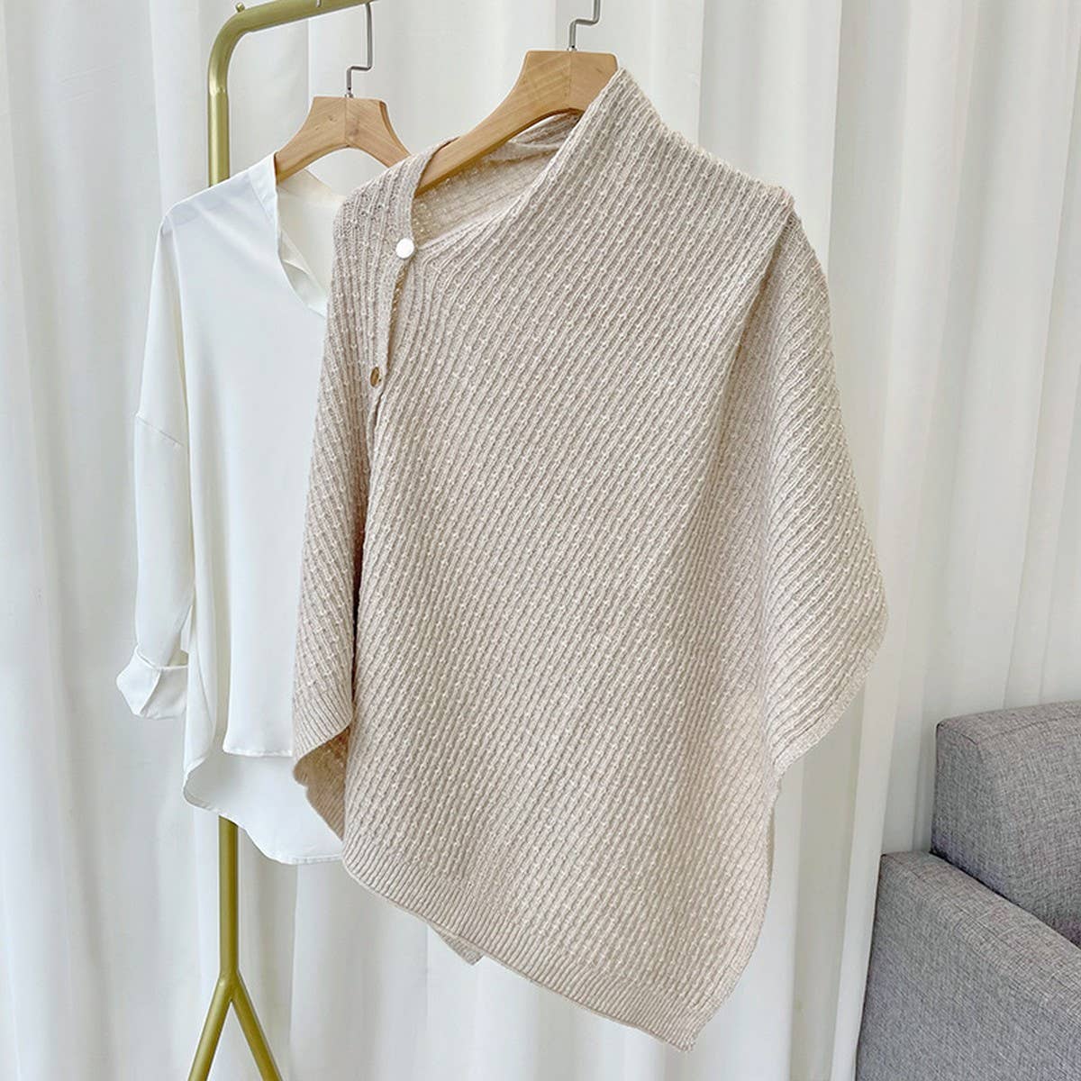 NEW KNITTED CAPE BUCKLE SHAWL