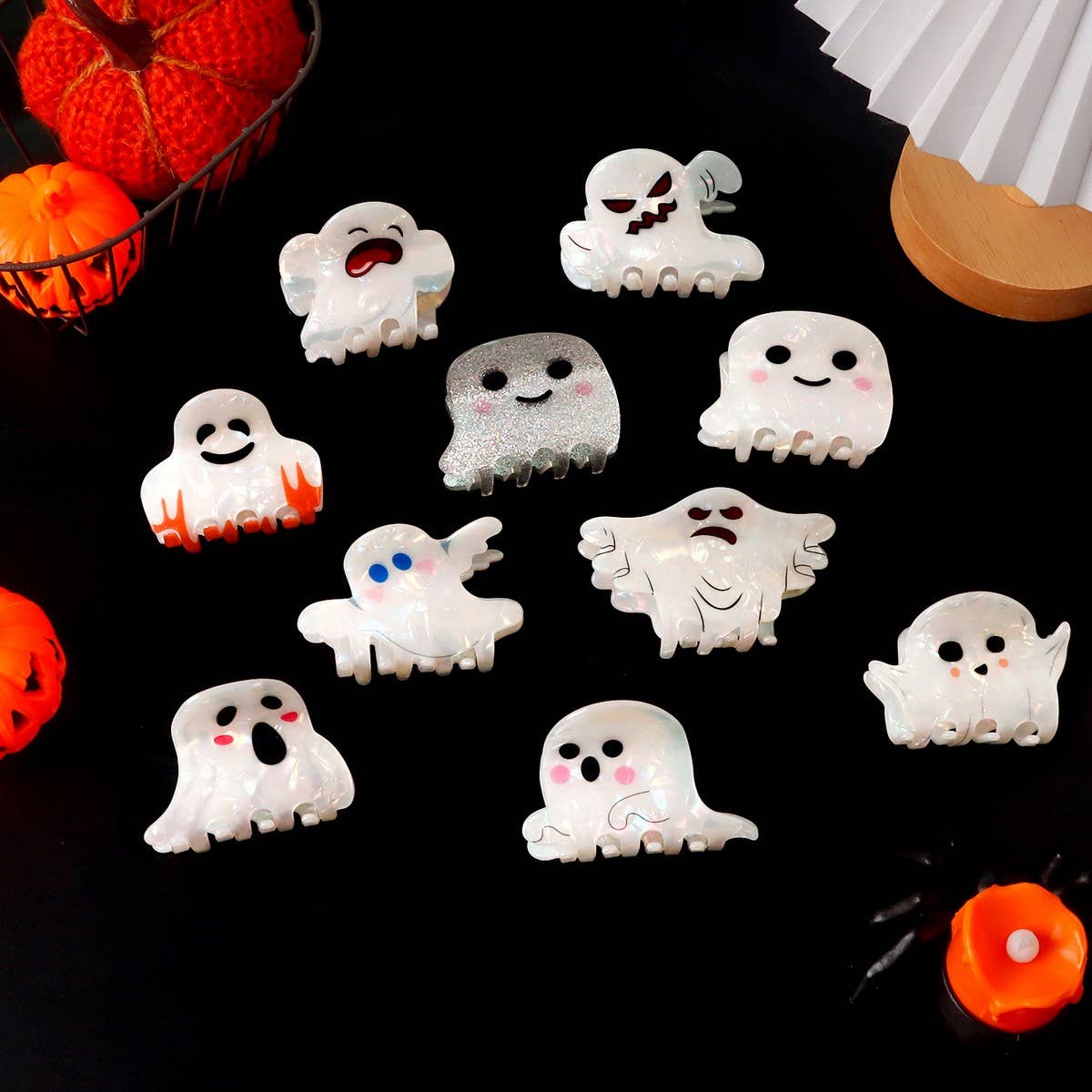 CWAHA1613_HALLOWEEN WHITE GHOST CARTOON EMOJI HAIR CLAW CLIP