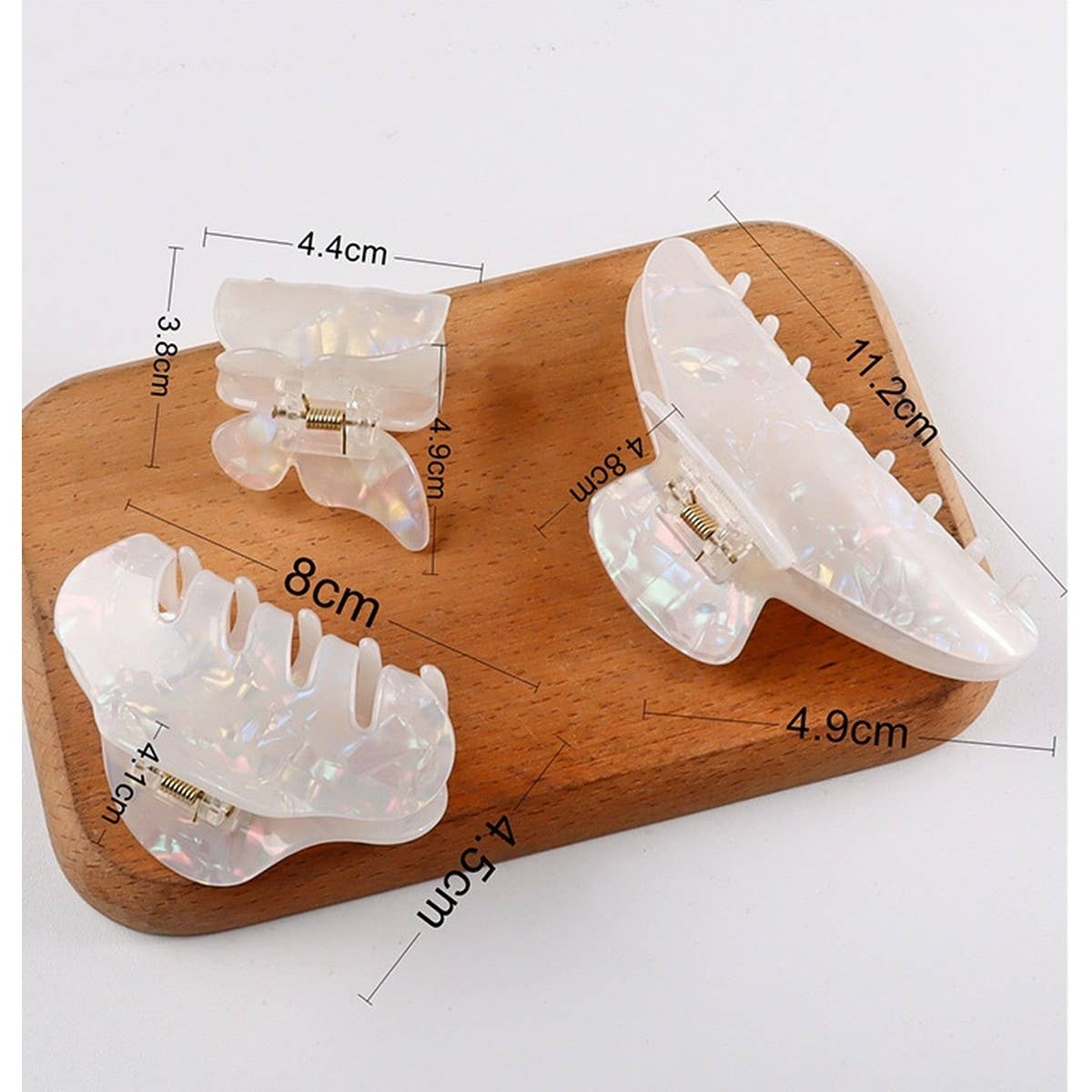 CWAHA1409_SIMPLE HAIR CLAW CLIP WHITE SHIMMER