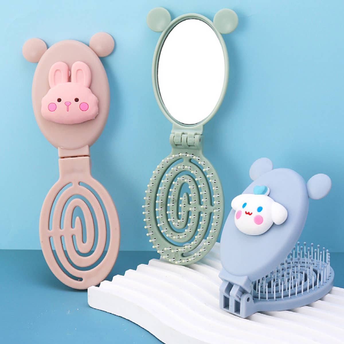 CUTE CARTOON PORTABLE FOLDING COMB