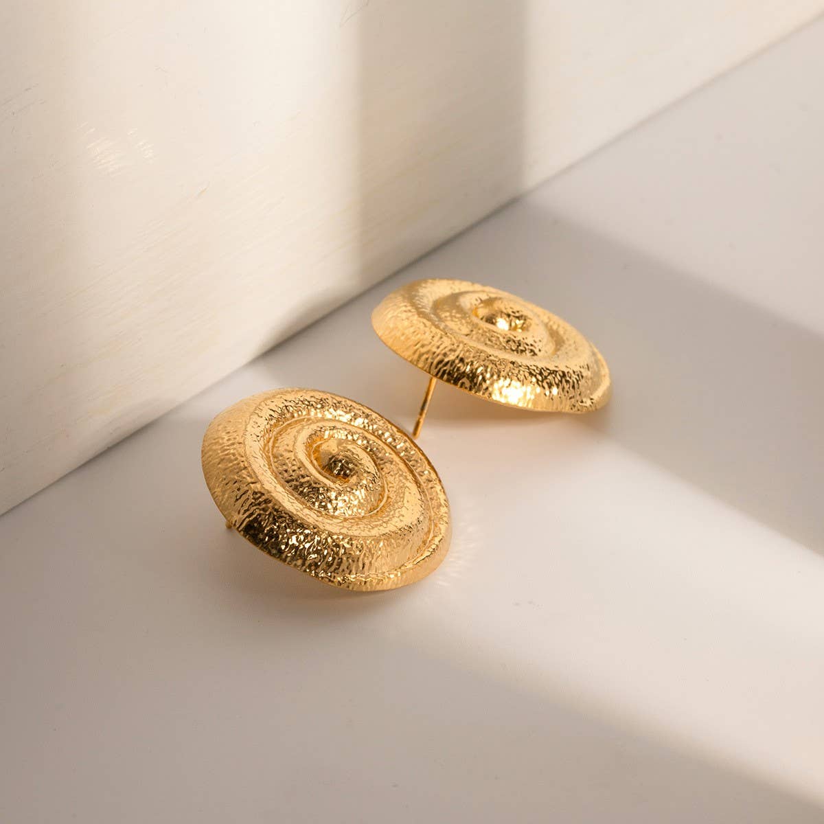 STYLISH HAMMERED SPIRAL HOOP THREE-PIECE SET_CWAJE1372